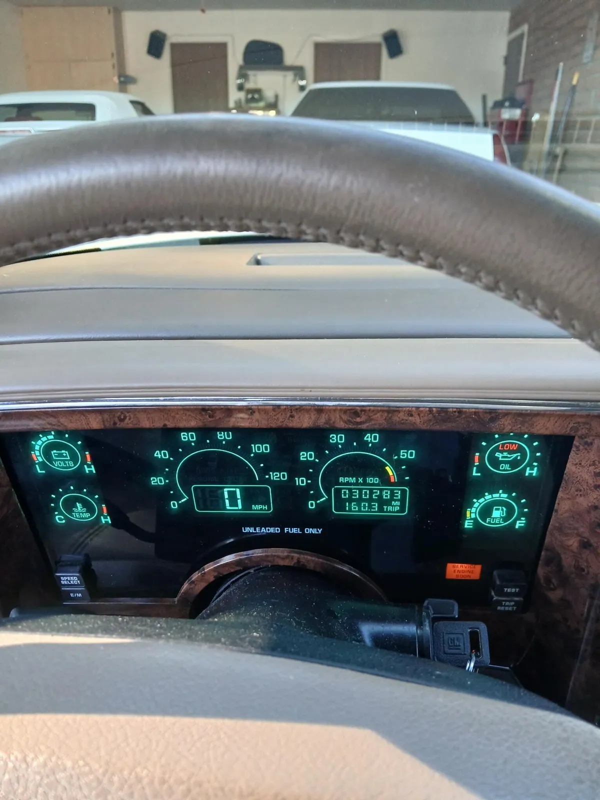 Buick-Riviera-1992-Diamond-White-Tan-6