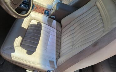 Buick-Riviera-1992-Diamond-White-Tan-7