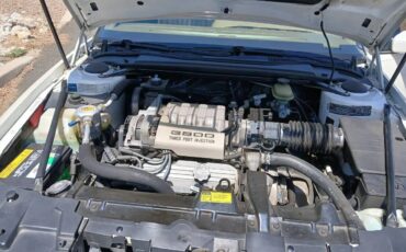 Buick-Riviera-1992-Diamond-White-Tan-8