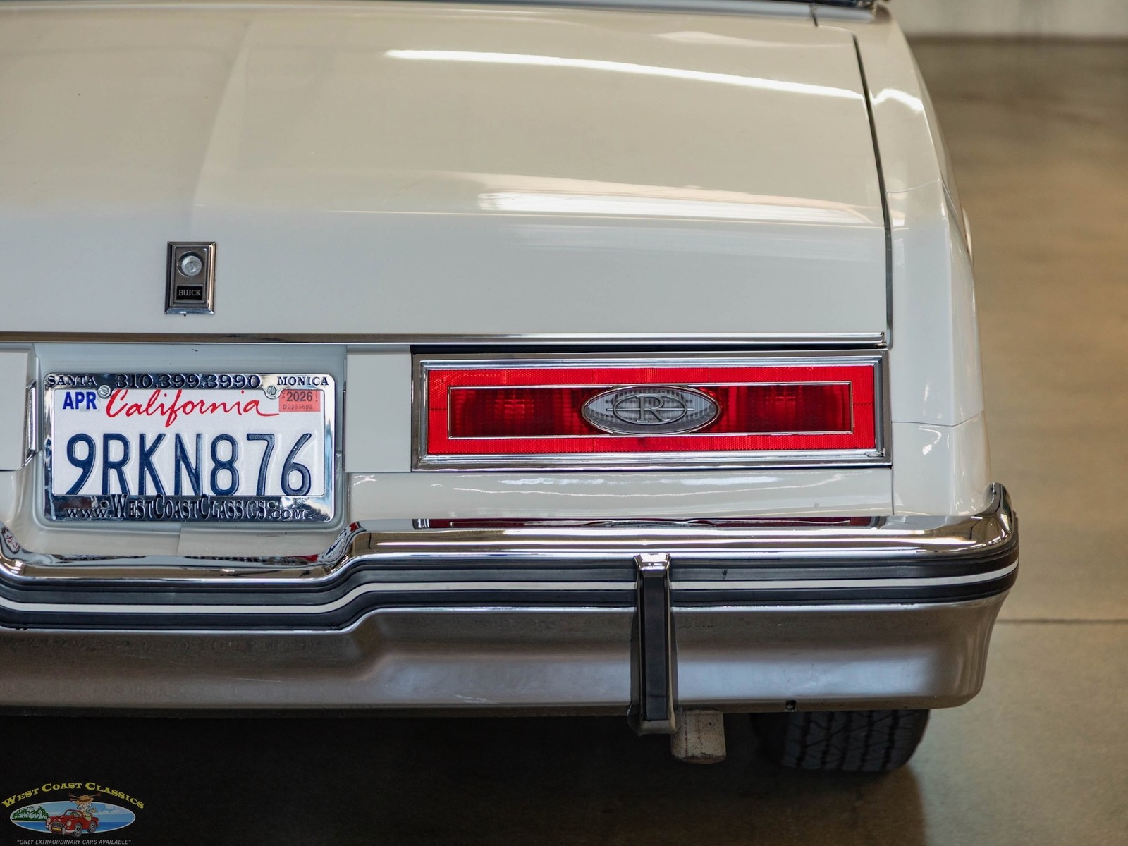 Buick-Riviera-5.0L-V8-Convertible-1983-2-Door-Convertible-20