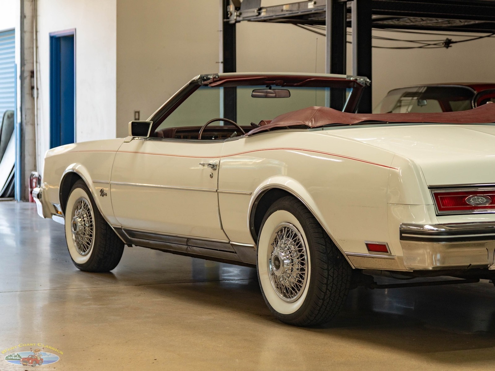 Buick-Riviera-5.0L-V8-Convertible-1983-2-Door-Convertible-22