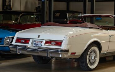 Buick-Riviera-5.0L-V8-Convertible-1983-2-Door-Convertible-26