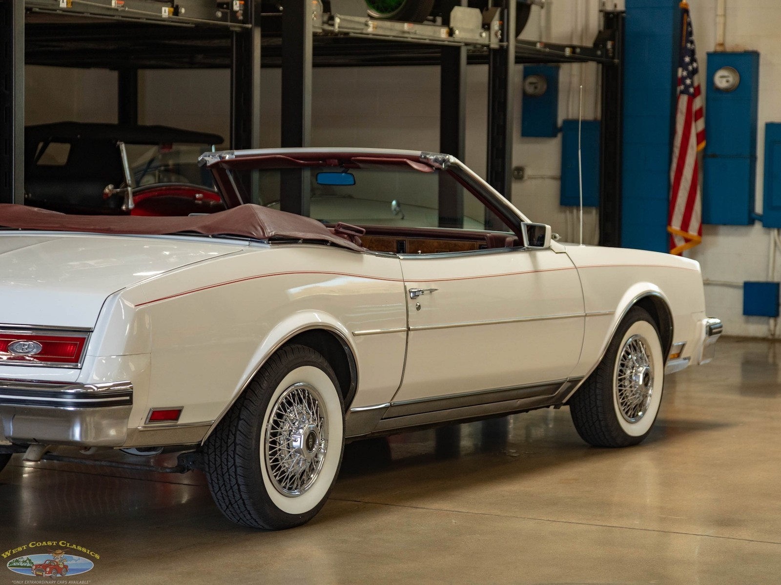Buick-Riviera-5.0L-V8-Convertible-1983-2-Door-Convertible-27