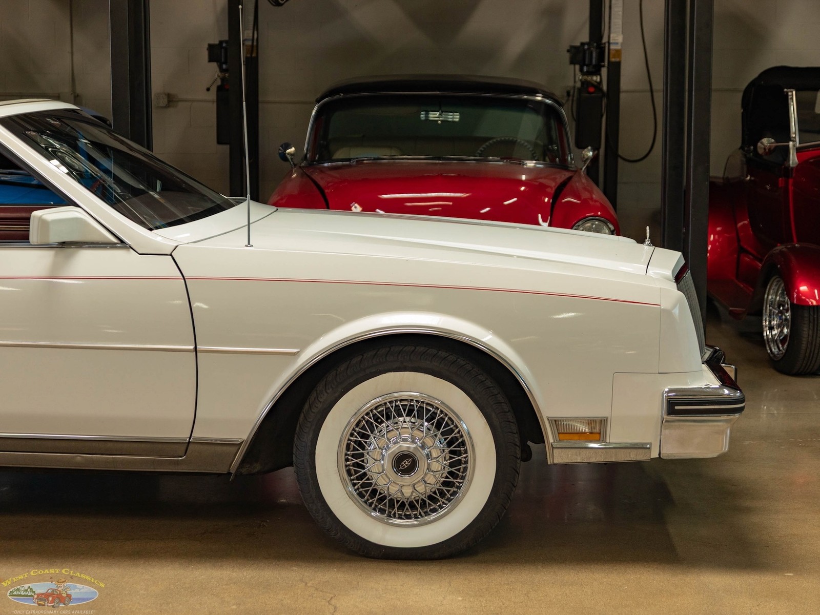 Buick-Riviera-5.0L-V8-Convertible-1983-2-Door-Convertible-3
