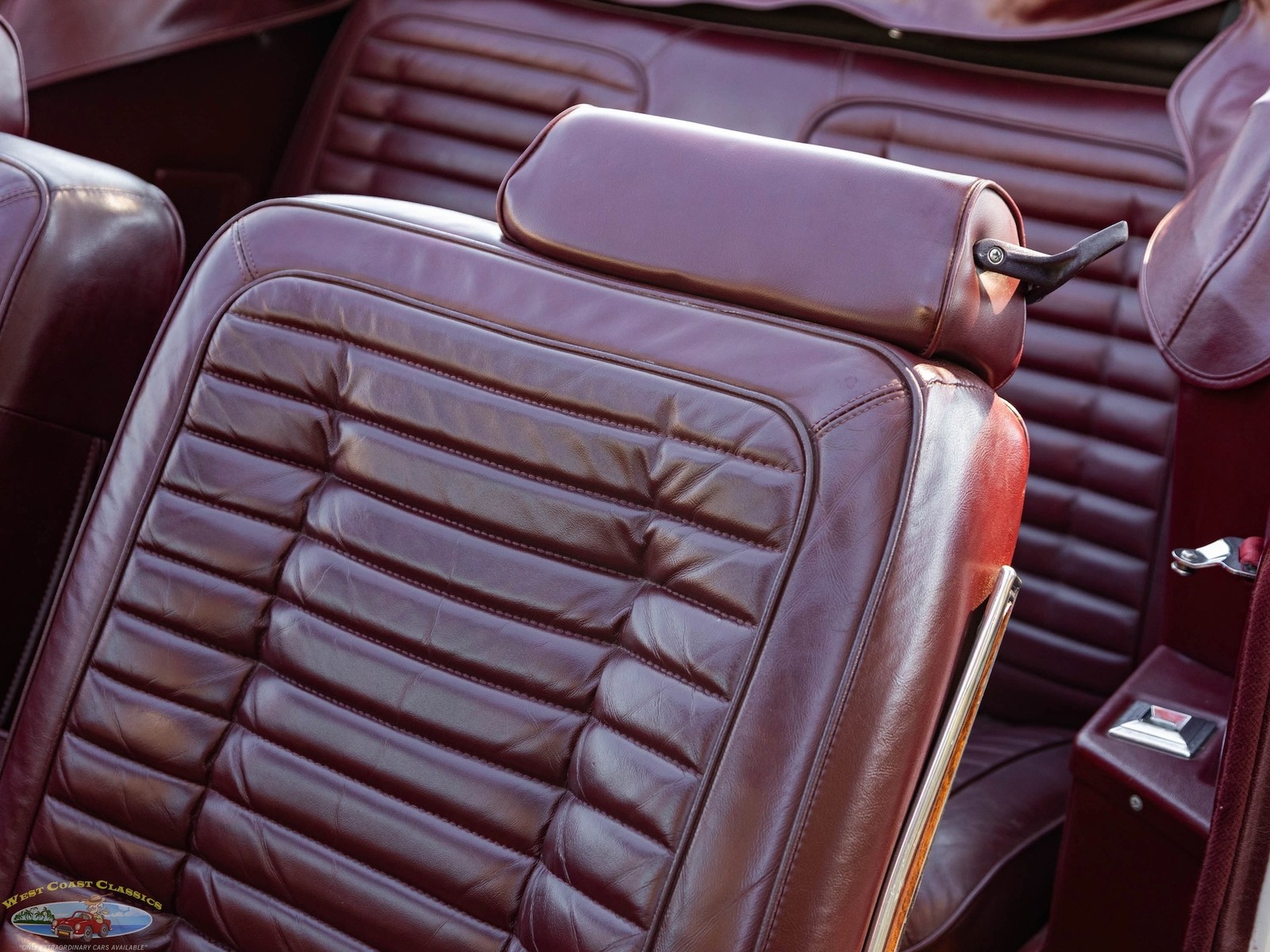 Buick-Riviera-5.0L-V8-Convertible-1983-2-Door-Convertible-30