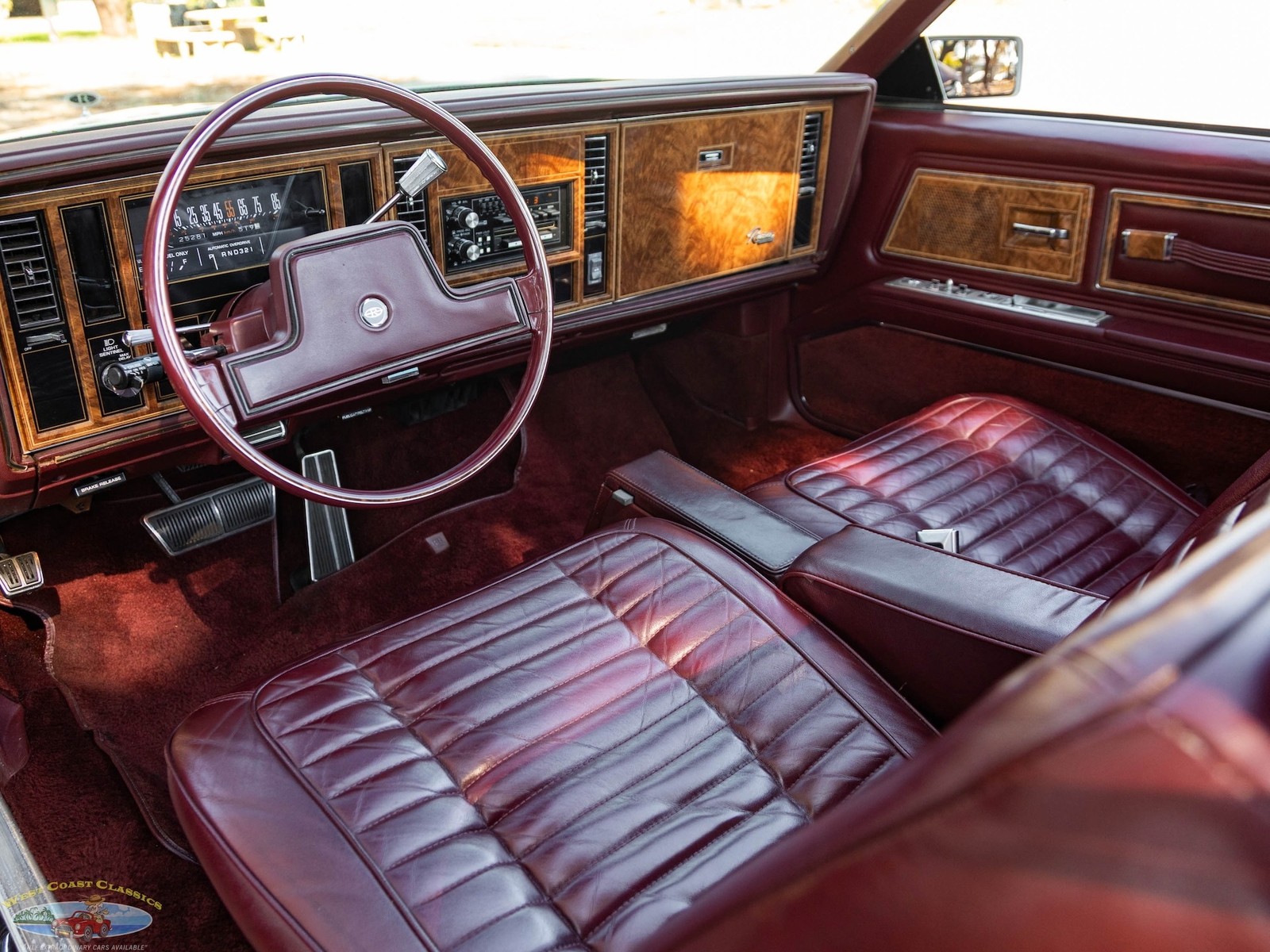 Buick-Riviera-5.0L-V8-Convertible-1983-2-Door-Convertible-33