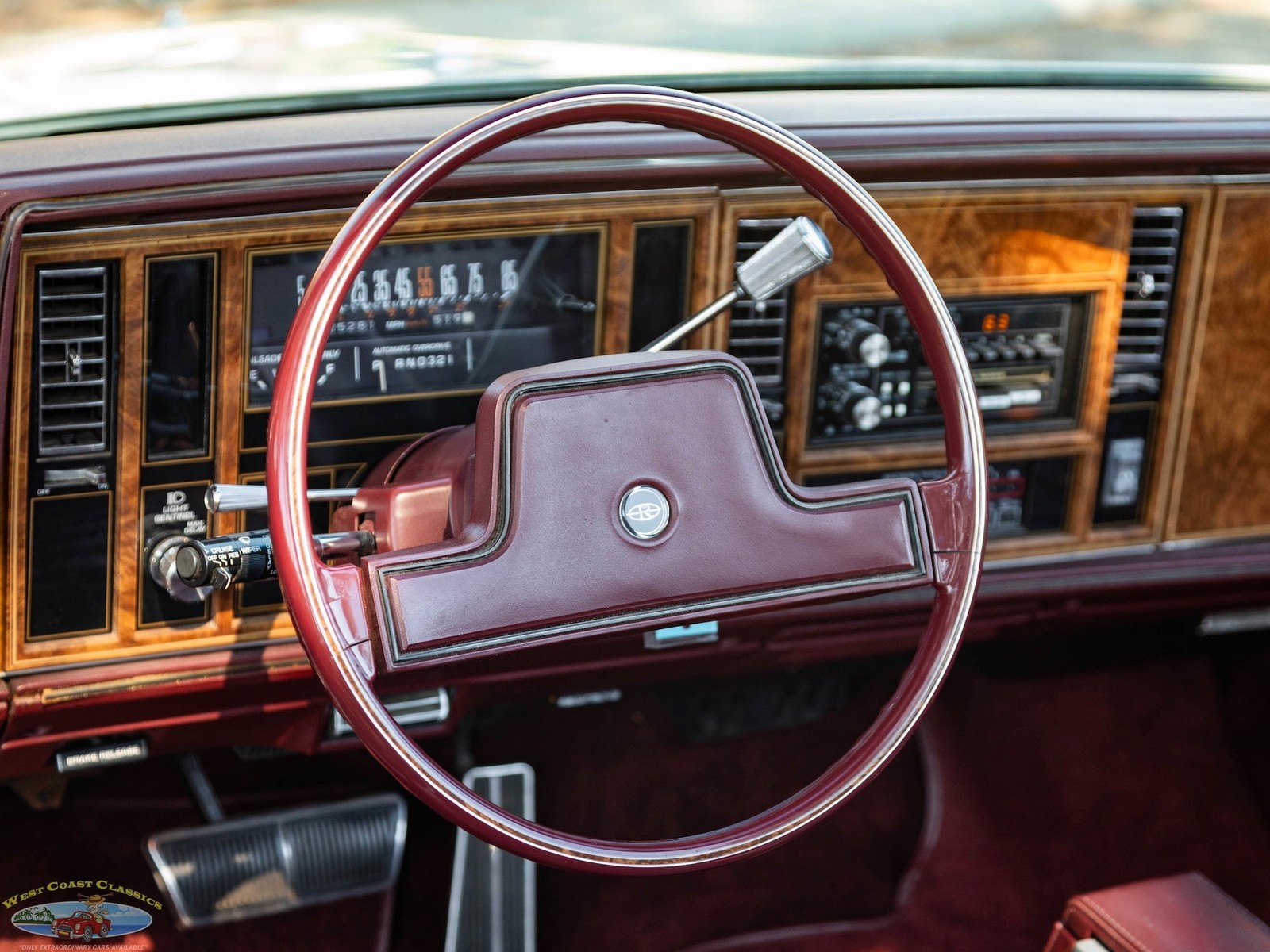 Buick-Riviera-5.0L-V8-Convertible-1983-2-Door-Convertible-36