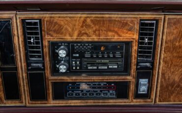 Buick-Riviera-5.0L-V8-Convertible-1983-2-Door-Convertible-39