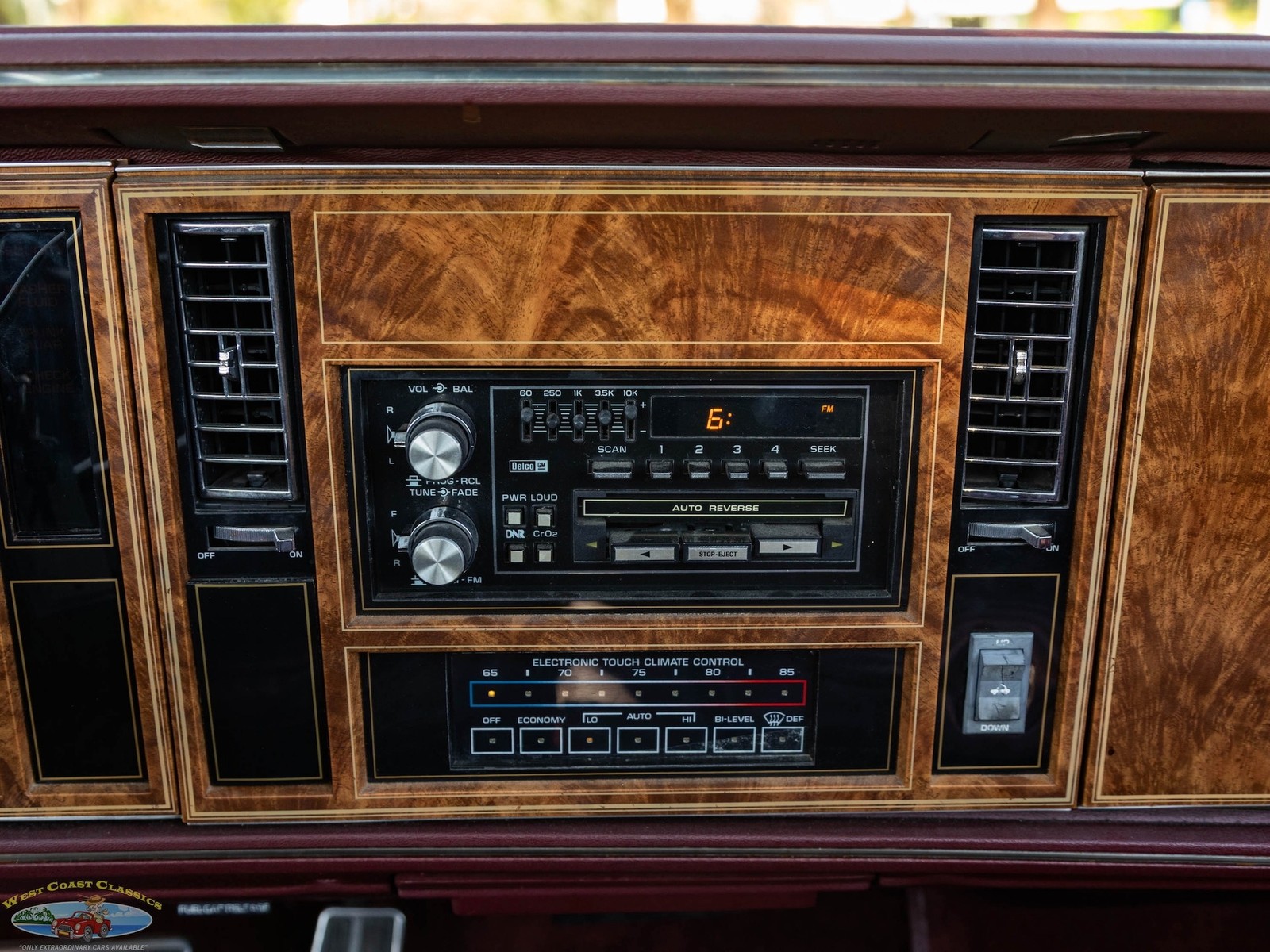 Buick-Riviera-5.0L-V8-Convertible-1983-2-Door-Convertible-39