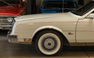 Buick-Riviera-5.0L-V8-Convertible-1983-2-Door-Convertible-4