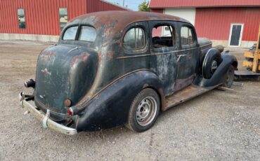 Buick-Roadmaster-1936-Sedan-1