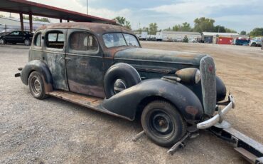 Buick-Roadmaster-1936-Sedan