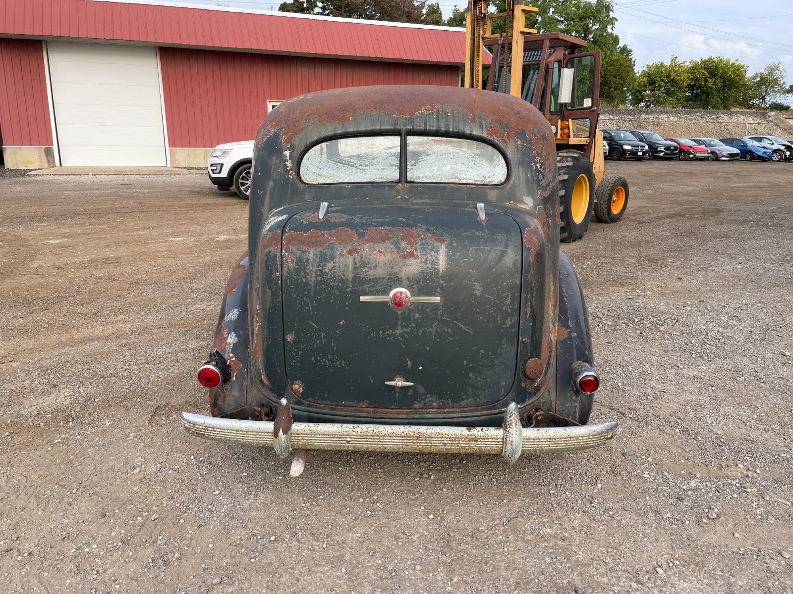 Buick-Roadmaster-1936-Sedan-2