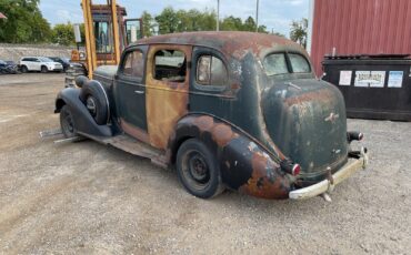 Buick-Roadmaster-1936-Sedan-3