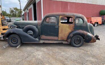 Buick-Roadmaster-1936-Sedan-4