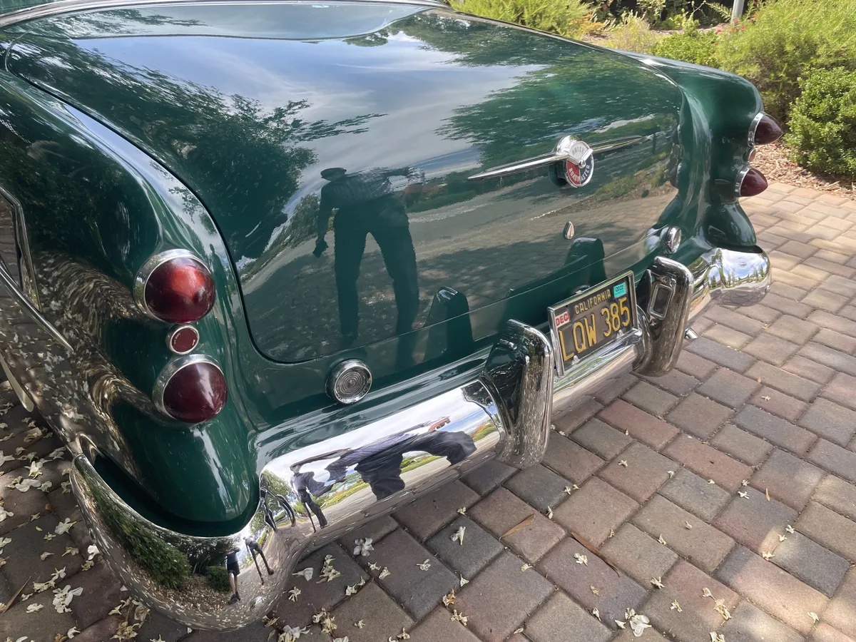 Buick-Roadmaster-1954-2-Tone-White-On-Forest-Green-15