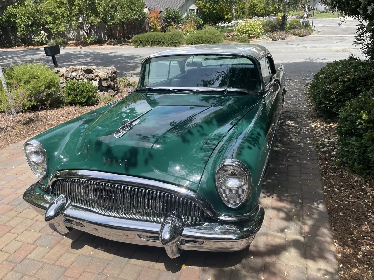 Buick-Roadmaster-1954-2-Tone-White-On-Forest-Green-18