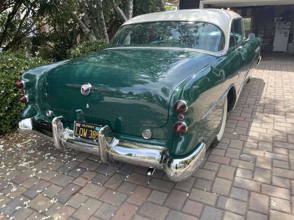 Buick-Roadmaster-1954-2-Tone-White-On-Forest-Green-19
