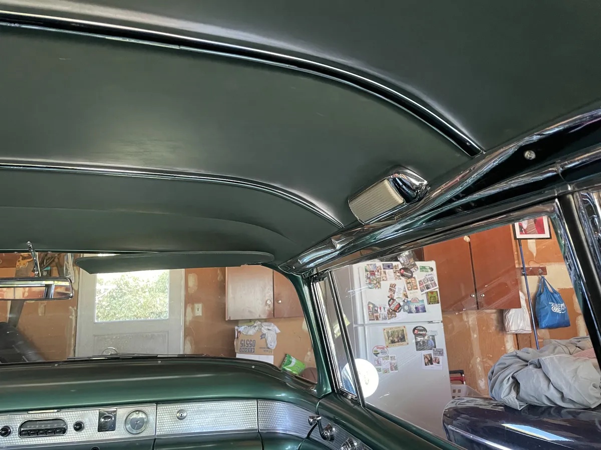 Buick-Roadmaster-1954-2-Tone-White-On-Forest-Green-2