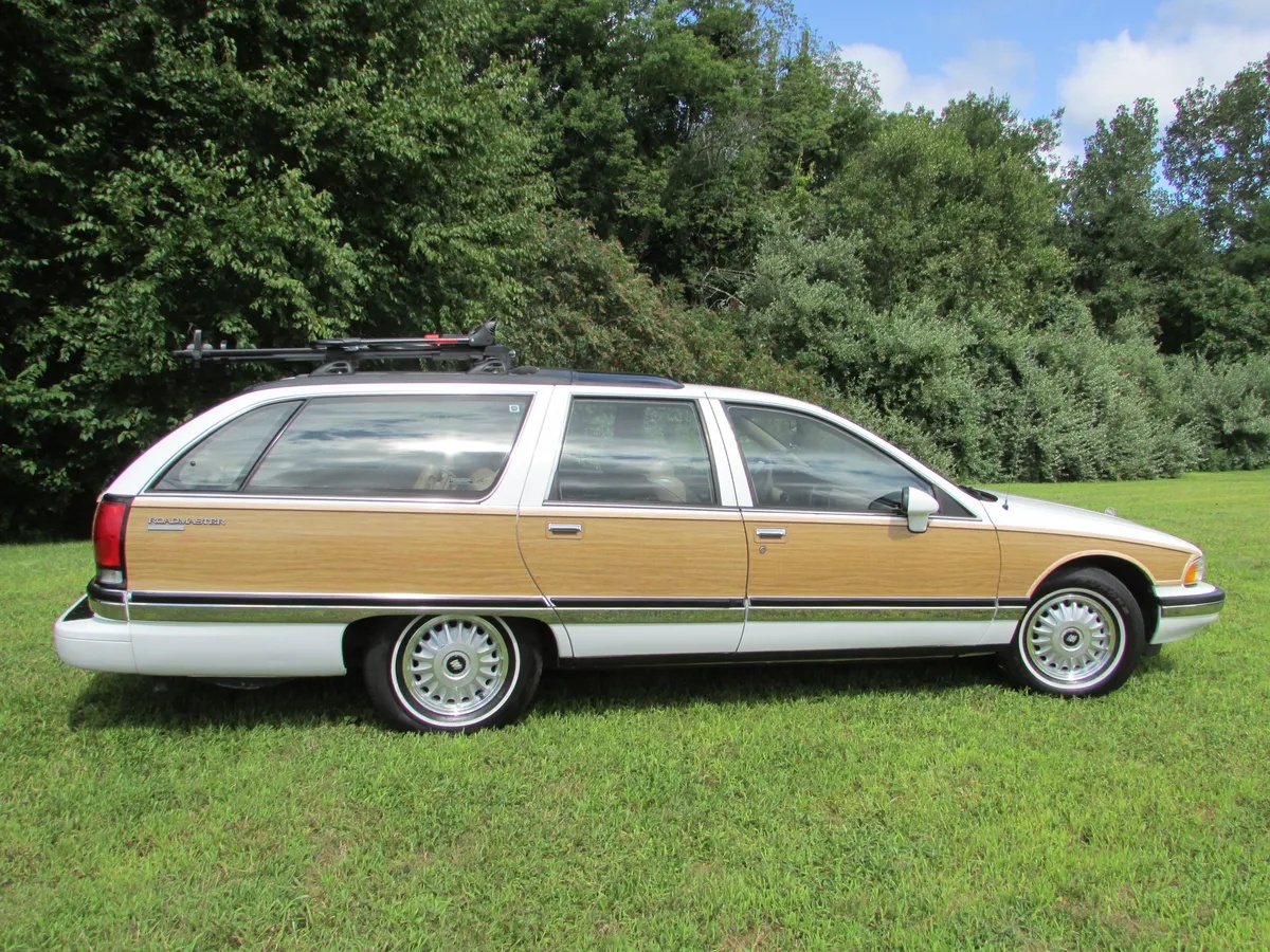 Buick-Roadmaster-1994-White-Woody-Saddle-1