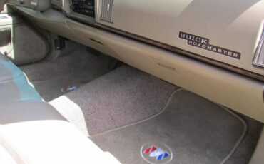 Buick-Roadmaster-1994-White-Woody-Saddle-14