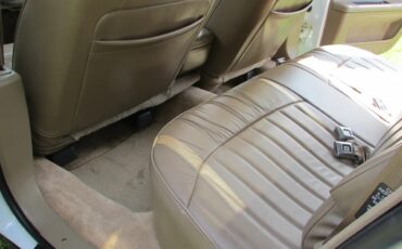 Buick-Roadmaster-1994-White-Woody-Saddle-16