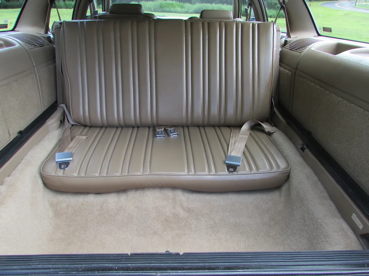 Buick-Roadmaster-1994-White-Woody-Saddle-5