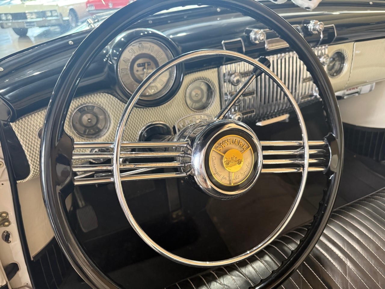 Buick-Skylark-1953-Classic-Car-35