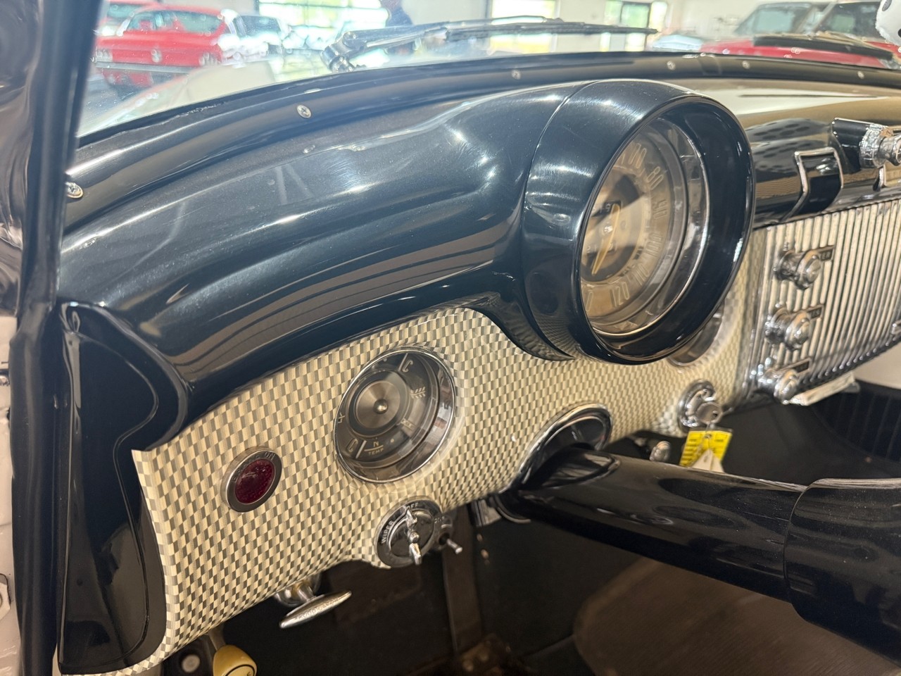 Buick-Skylark-1953-Classic-Car-37