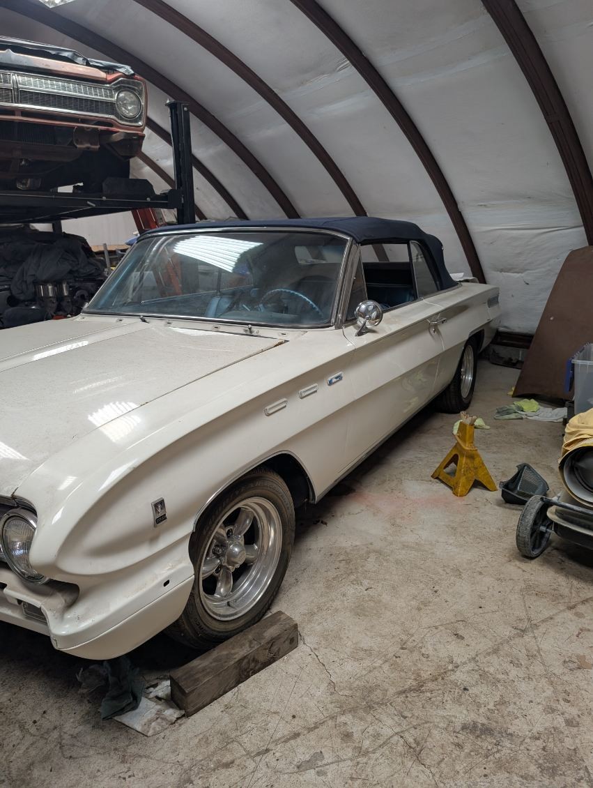 Buick-Skylark-1962-Convertible-2