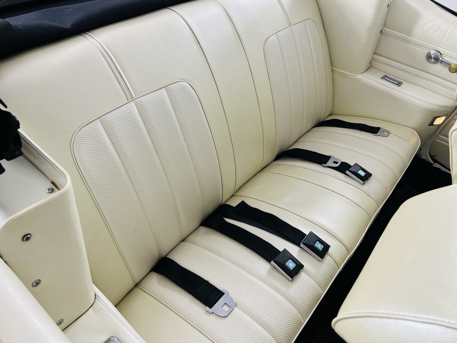 Buick-Skylark-1970-Convertible-13