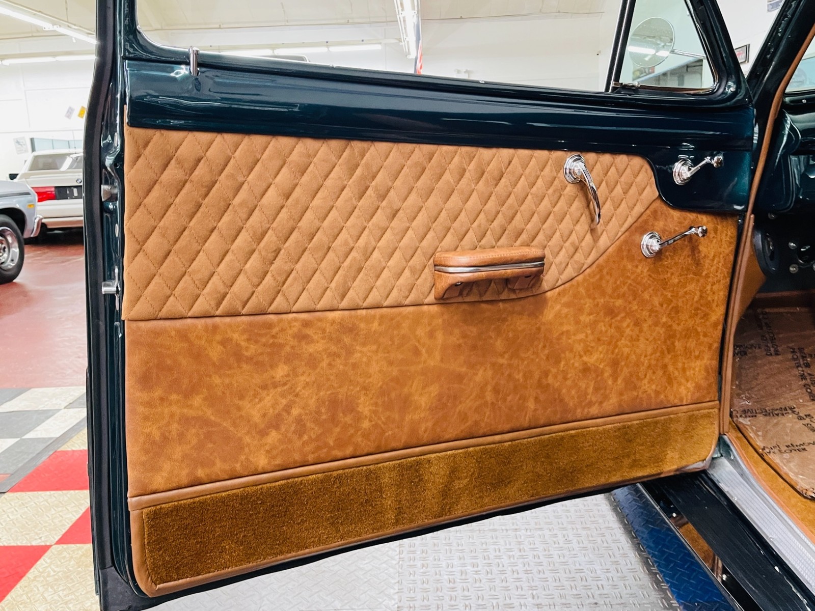 Buick-Special-1948-2-Door-38