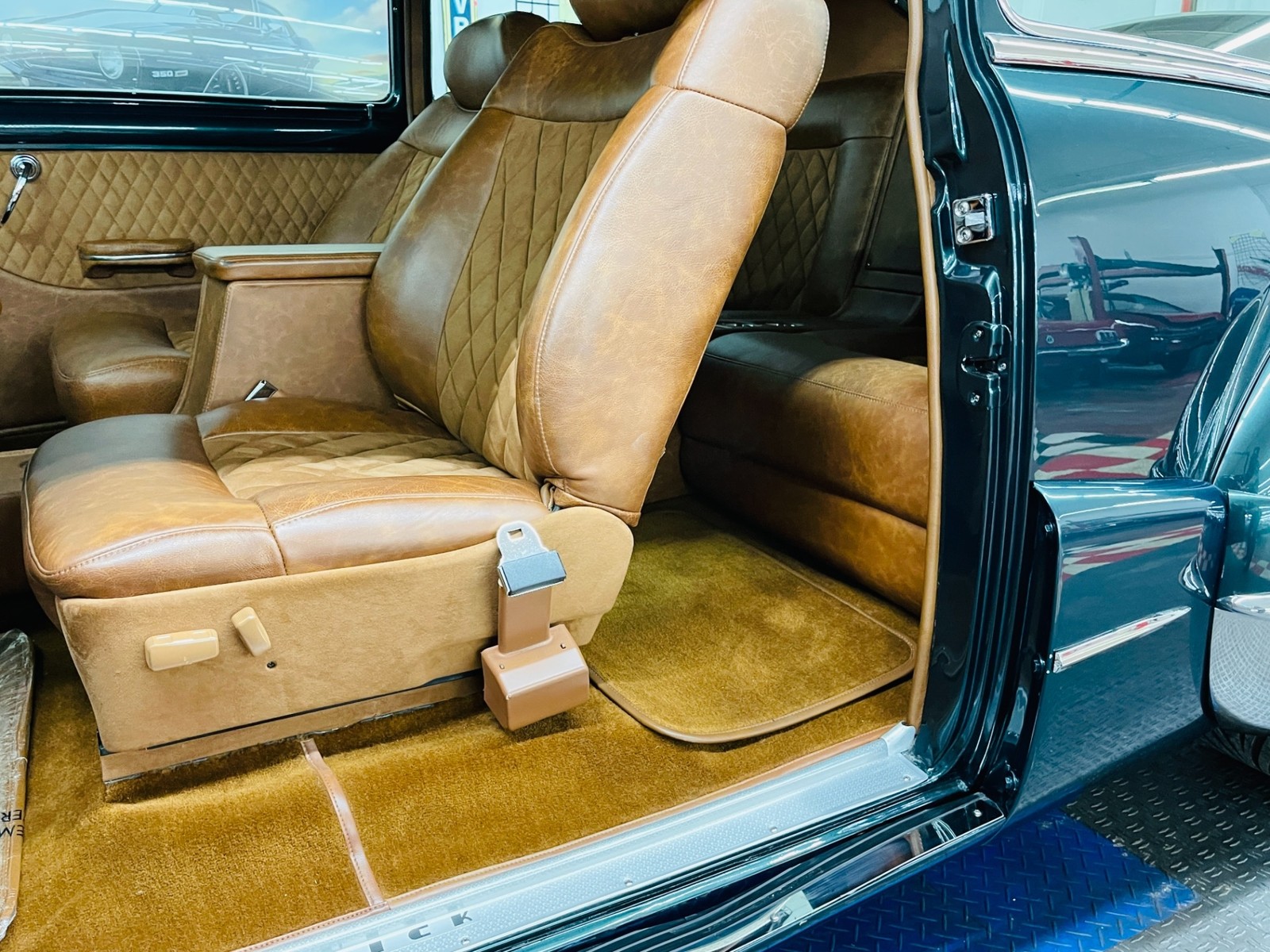 Buick-Special-1948-2-Door-39