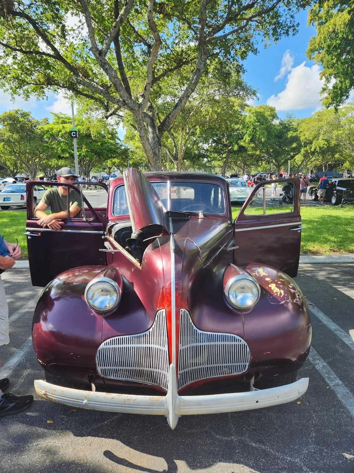 Buick-Special-8-1939-Burgundy-Black-19
