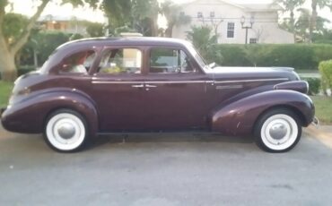 Buick-Special-8-1939-Burgundy-Black-2