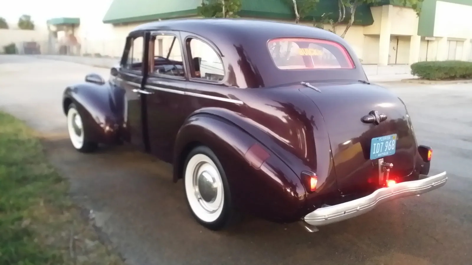 Buick-Special-8-1939-Burgundy-Black-4