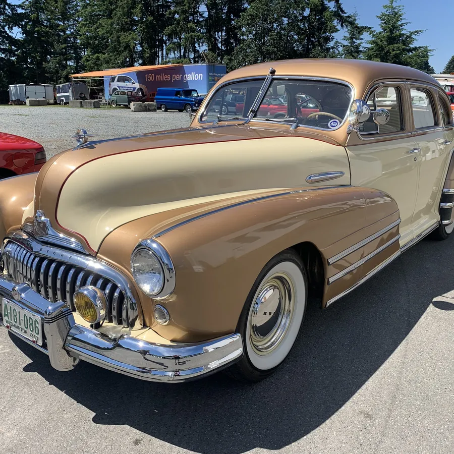 Buick-Special-8-1947-Yellow-Tan-4