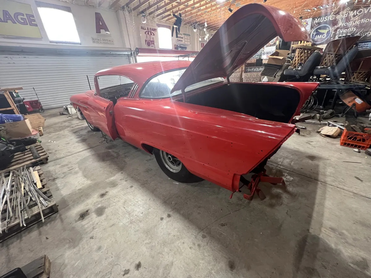 Buick-Super-1958-Seminole-Red-White-Black-And-Silver-3