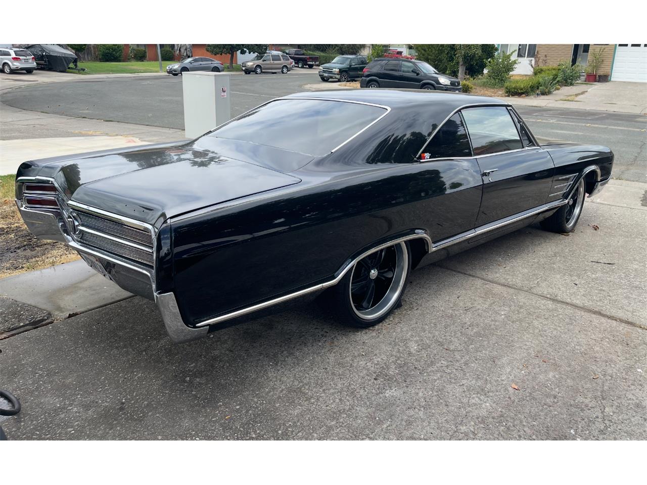 Buick-Wildcat-1965-Black-Red-10