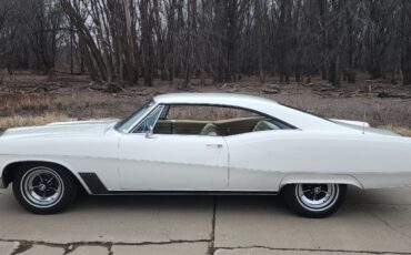 Buick-Wildcat-1967-Coupe-13