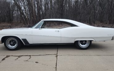 Buick-Wildcat-1967-Coupe-14