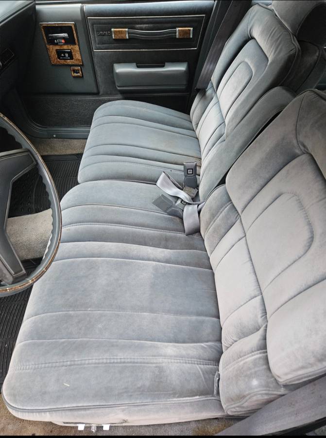 Buick-century-1986-white-11