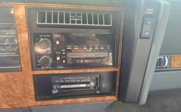 Buick-century-1986-white-4