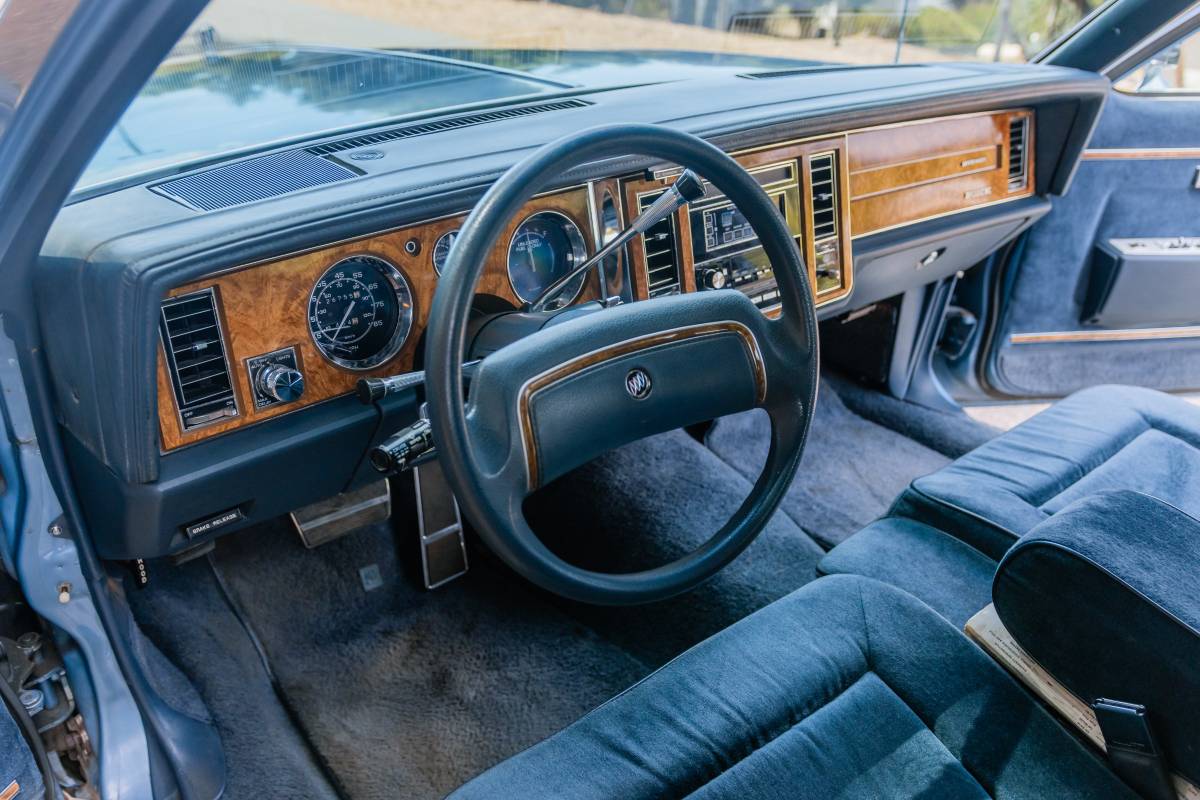 Buick-electra-1990-18