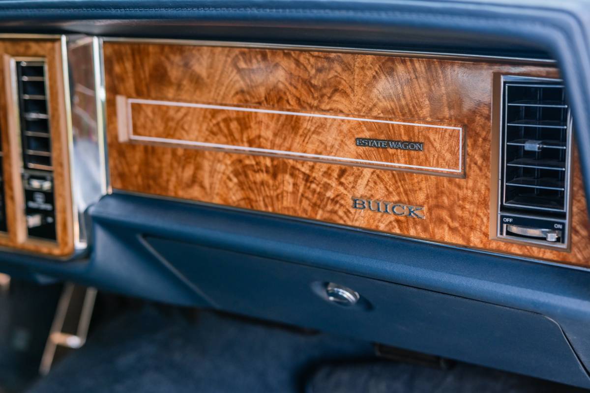 Buick-electra-1990-19