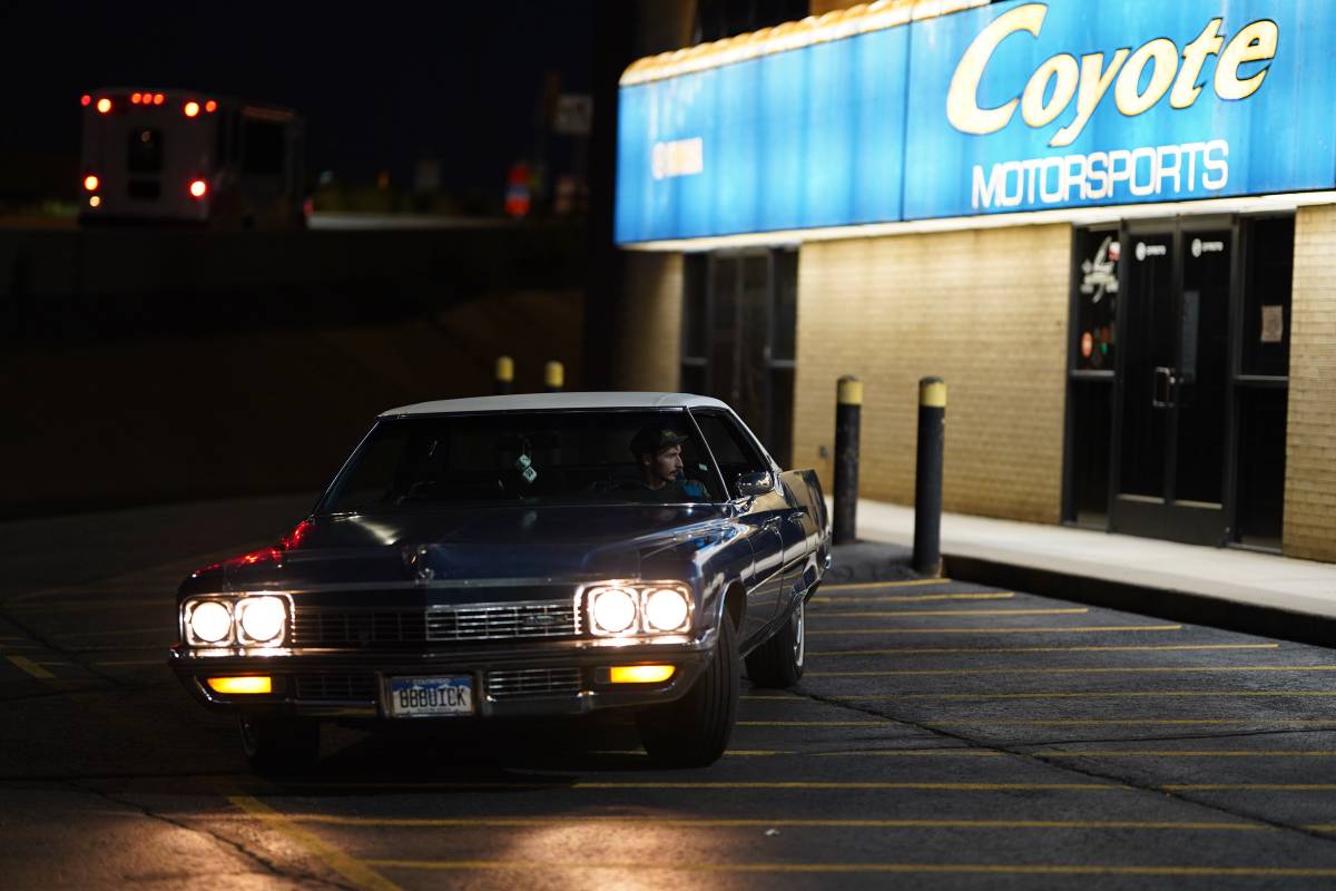 Buick-electra-225-1972-blue-21