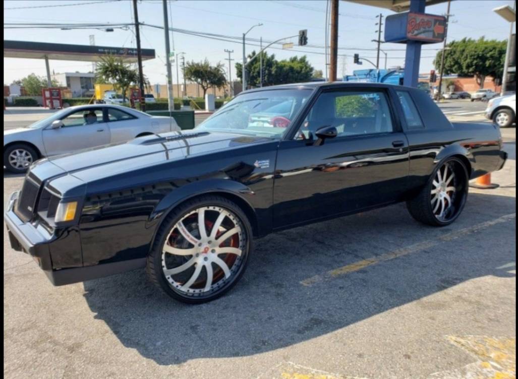Buick-grand-national-1986-black-10