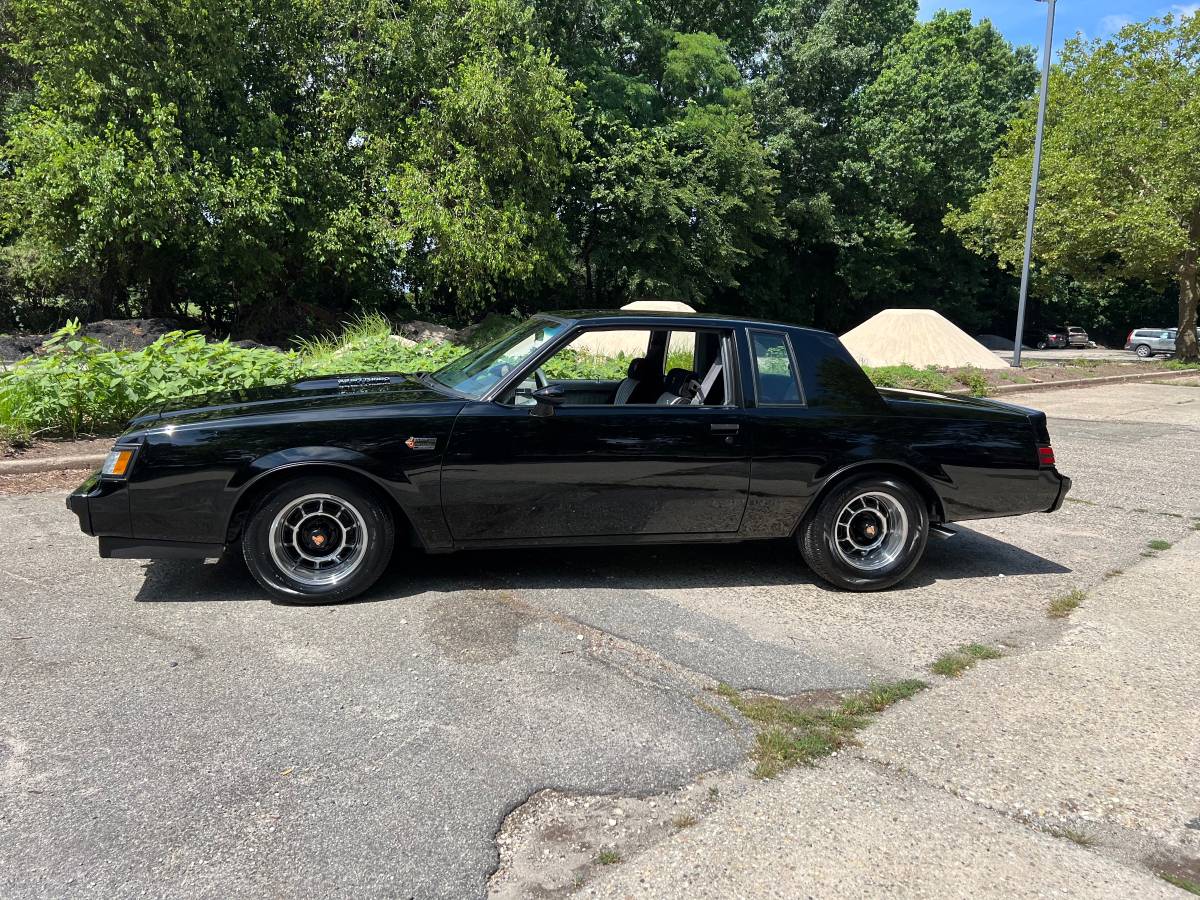 Buick-grand-national-1987-black-1