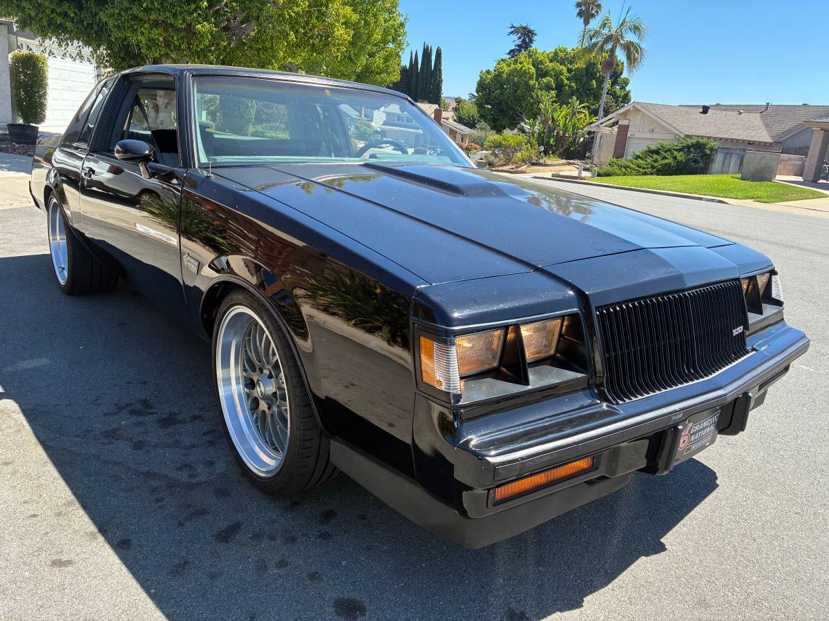 Buick-grand-national-1987-black-10