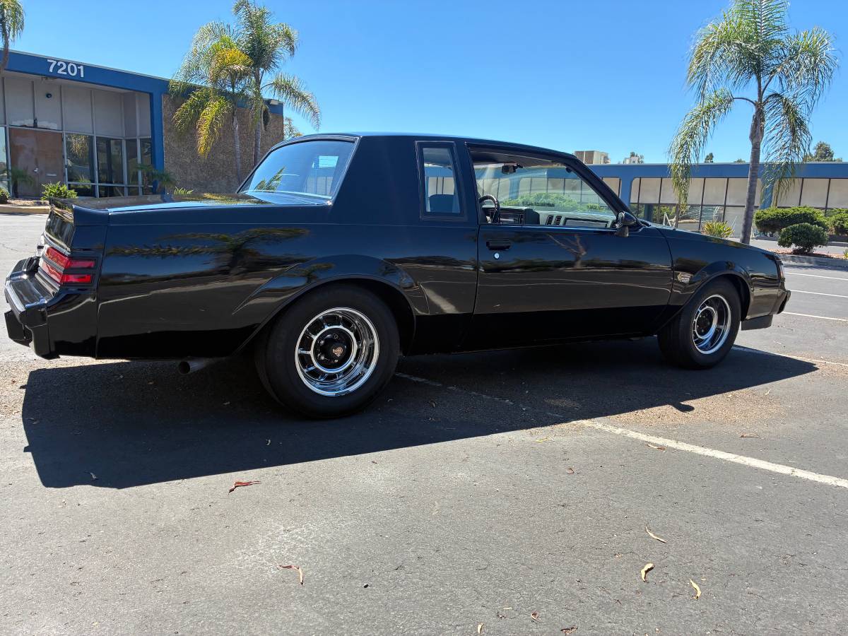 Buick-grand-national-1987-black-11